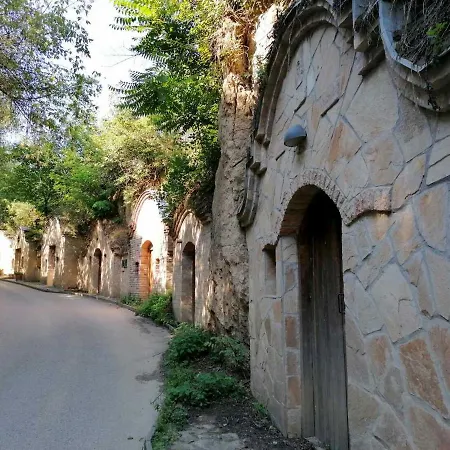 Negy Evszak Vendeghaz *