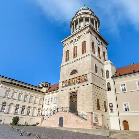 Negy Evszak Vendeghaz Apartamento *